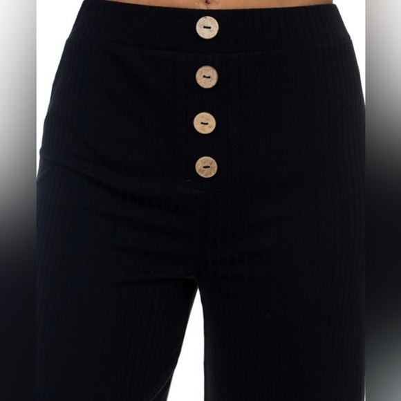 New High-Waisted Black Button-Detail knit Pants S, M, L - Picture 2 of 5
